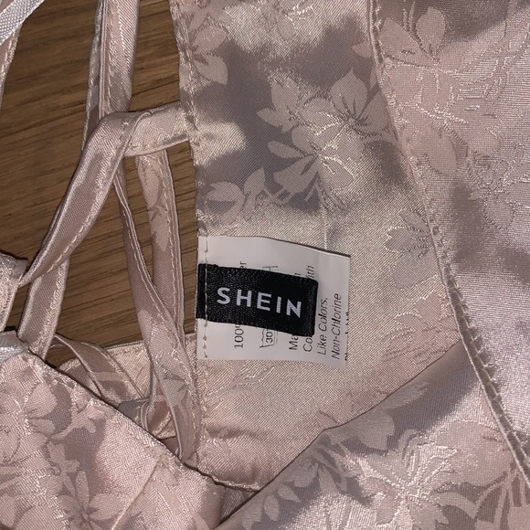 Satin Crop Top Tie-Up Back - Picture 4 of 4